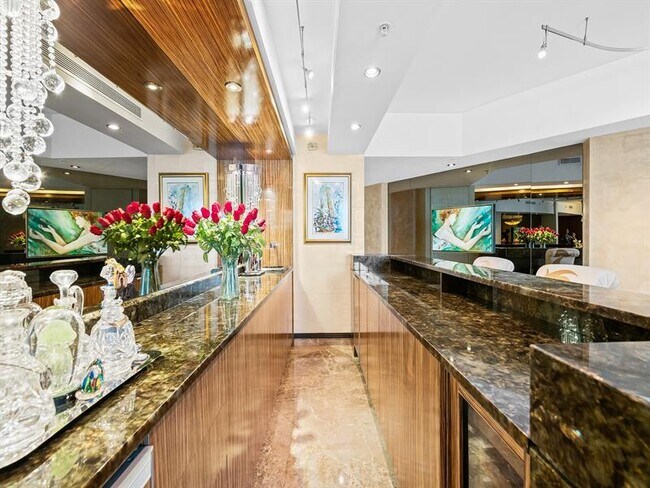 Building Photo - 333 Las Olas Way