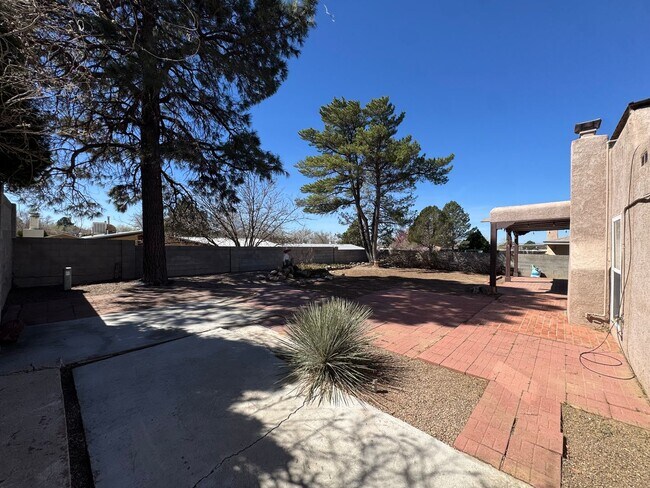 Building Photo - Academy Acres North 3 Bed Ready Now!