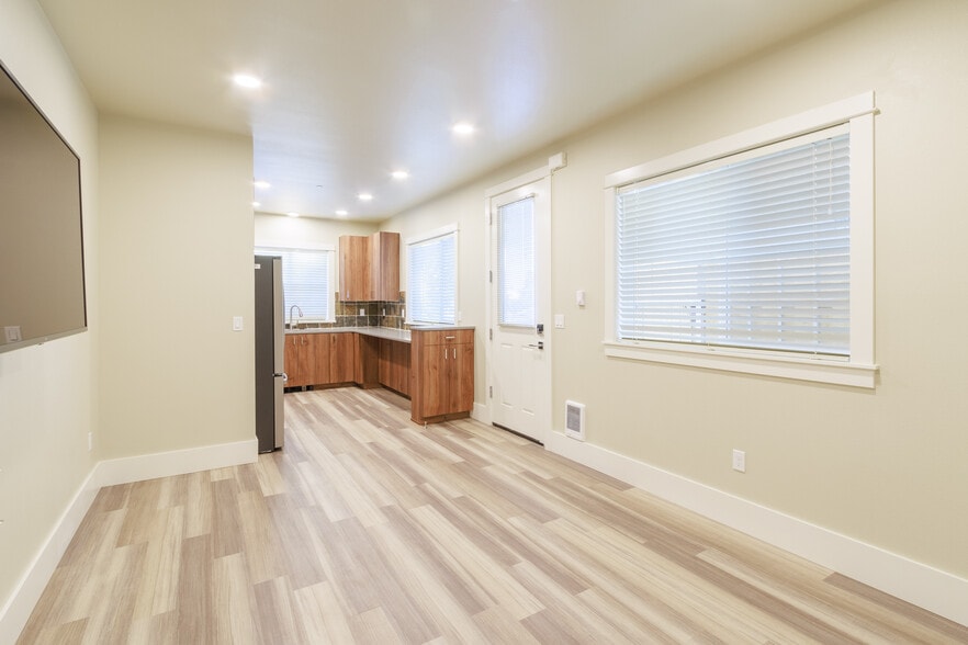 Building Photo - 1016 NW 23rd St