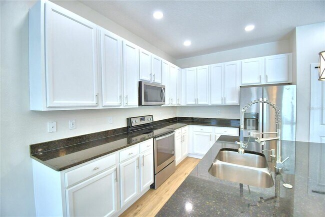 Building Photo - 2673 Calistoga Ave