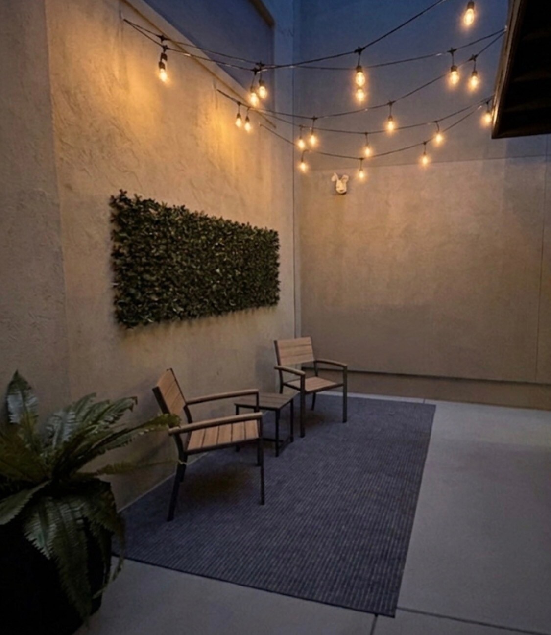 Courtyard - 2504 E York St