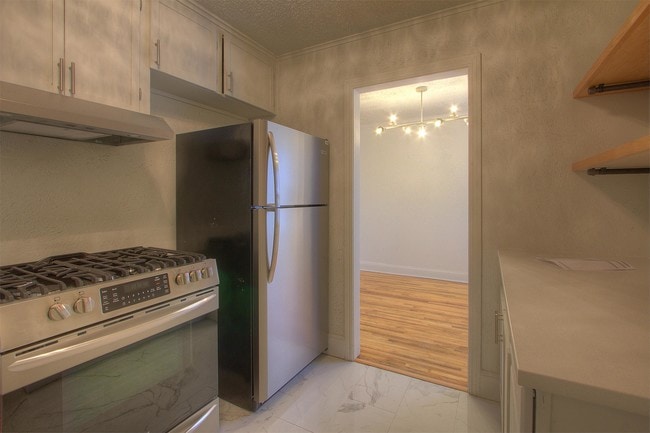 Building Photo - 1331 E 43rd St