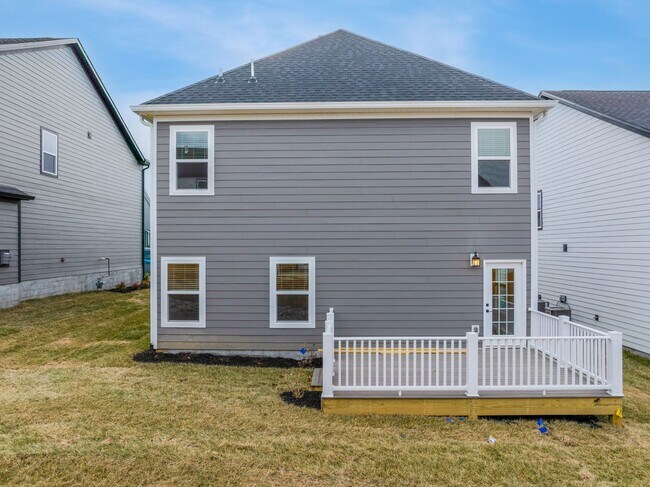 Building Photo - Maryville 37803 - 4 bedroom 3.5 bath - call Ed Johnson 865-924-5045