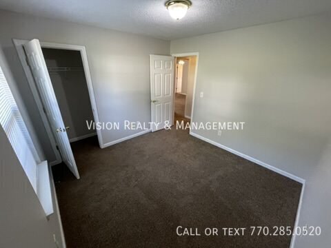 Building Photo - 124 Pin Oak Trail