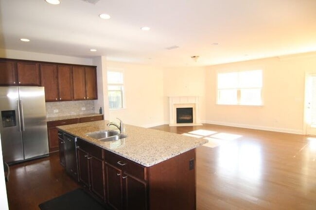 Building Photo - 8305 Harlond Way