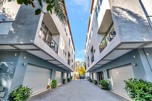 Building Photo - 2924 Bird Ave