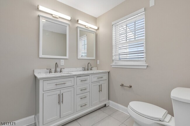 Building Photo - 152 N Auten Ave