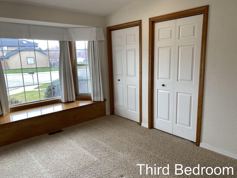 Building Photo - 9835 W Alliance Dr