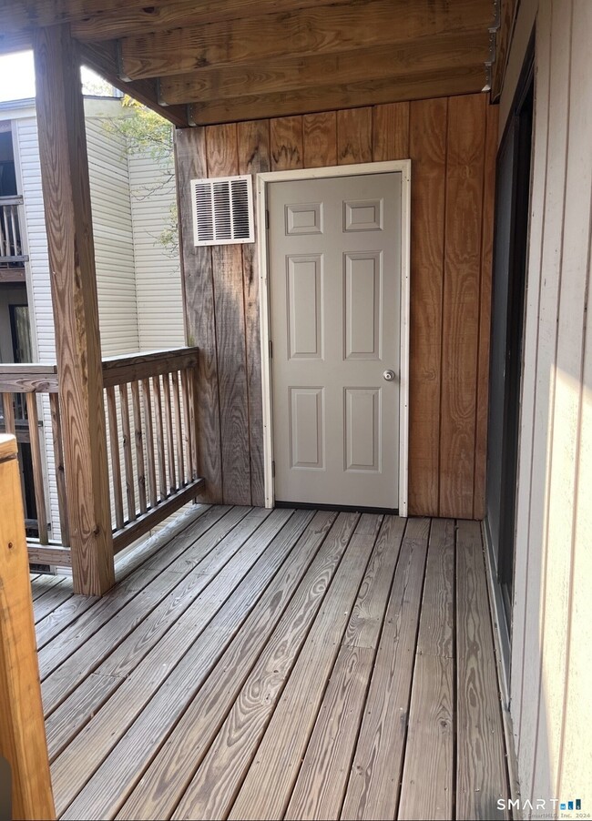 Building Photo - 70 Burgundy Hill Ln
