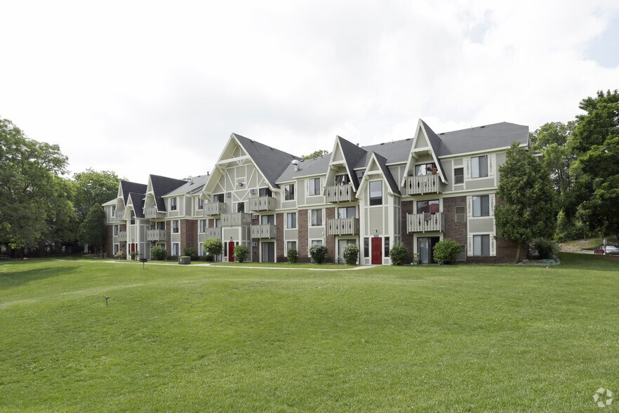 Swiss Valley Apartments 3001 Burlingame Ave SW Wyoming MI 49509