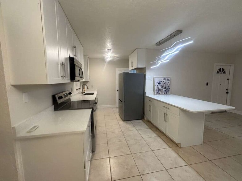 Building Photo - 21882 Haines Ave