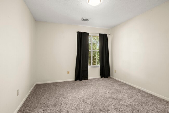 Building Photo - 16303 Lakestone Dr