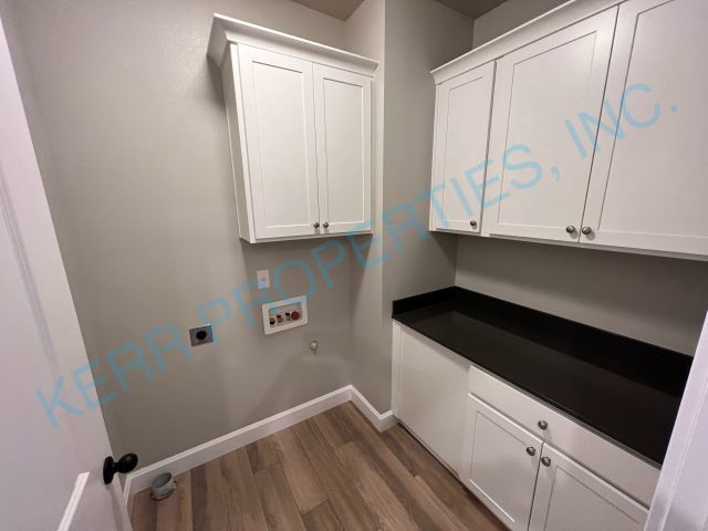 Building Photo - Charming 4-Bedroom Home with 2 Full Baths ...