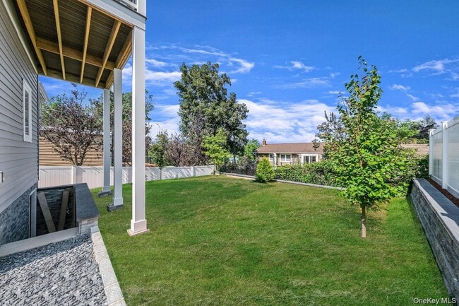 Building Photo - 119 Whittier Dr