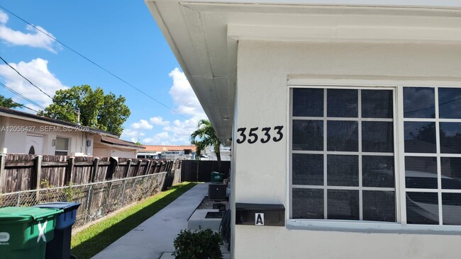 Building Photo - 3533 SW 91 Ave