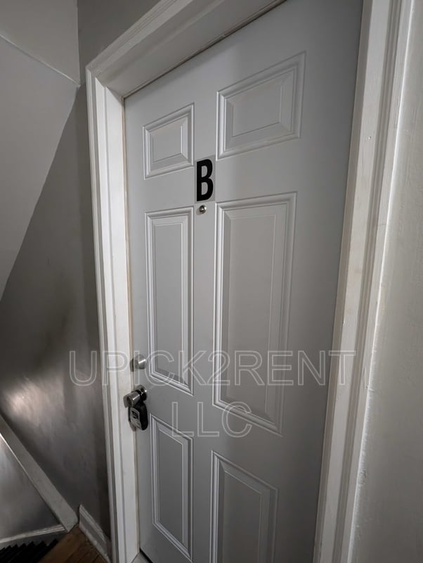 Building Photo - 215 S Ewing St