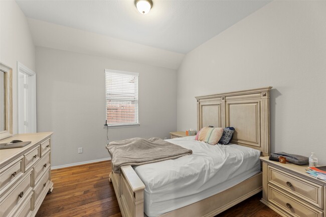 Building Photo - 11218 Puckett River Dr