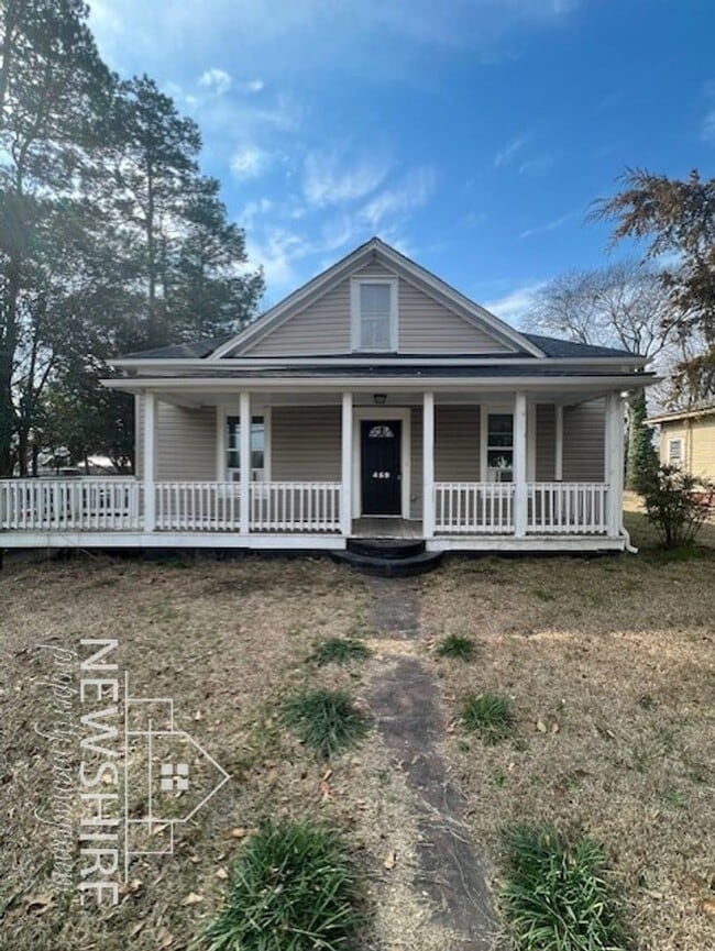 Building Photo - 458 Arch St