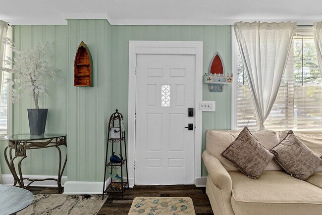 Building Photo - 6 Rohde Ave