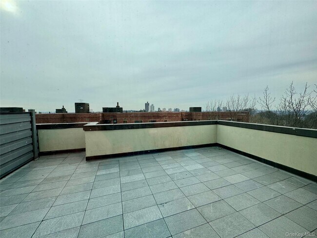 Building Photo - 84-03 Lander St