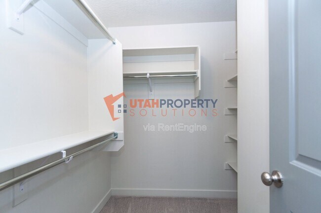 Building Photo - 974 W 500 S