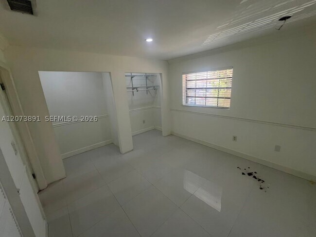 Building Photo - 15410 SW 74th Cir Ct