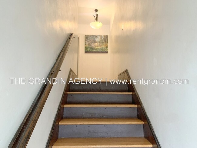 Building Photo - 1306 Patterson Ave SW