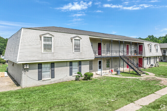 Multi-Building Value-Add Opportunity - Royal Oaks Apartments