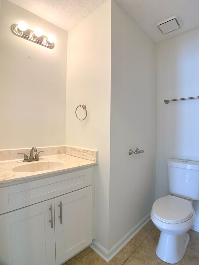 Building Photo - 1404 Marla Ct