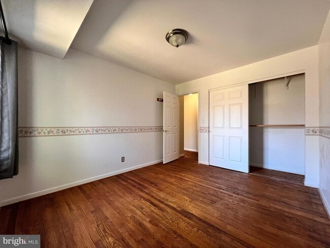 Building Photo - 10305 Crimson Tree Ct