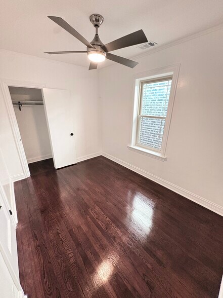 Building Photo - 2026 W McLean Ave