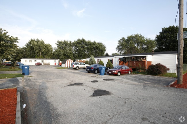 Building Photo - Western Crossing