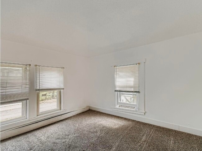 Primary Photo - 597 Geranium Ave E