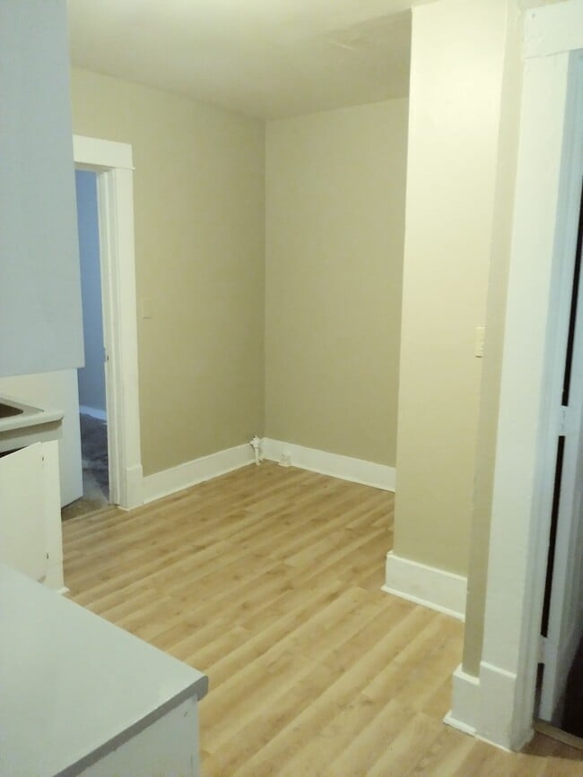 Building Photo - Cozy 2 bed 1 bath house $995