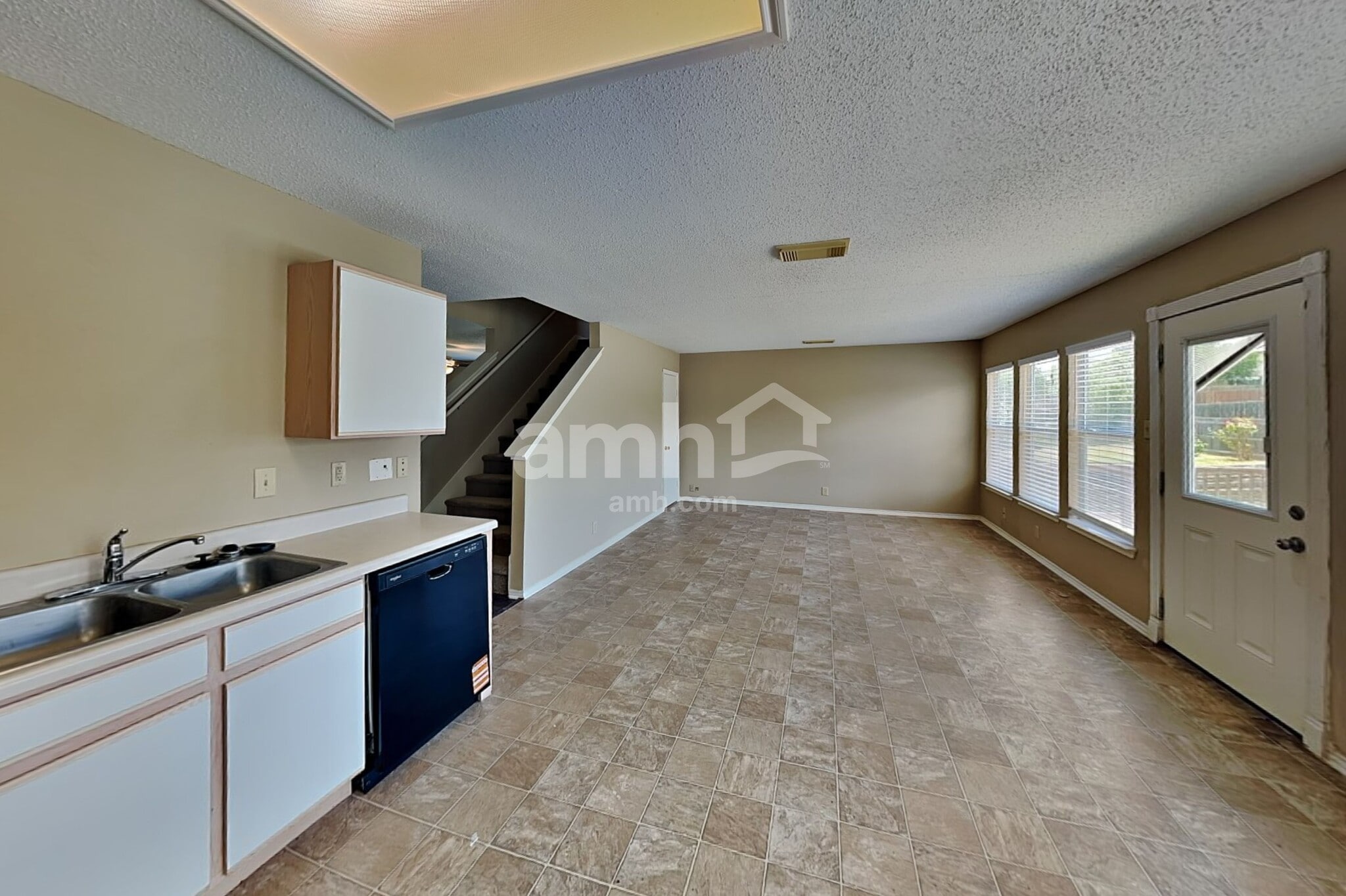Building Photo - 7106 Raintree Forest
