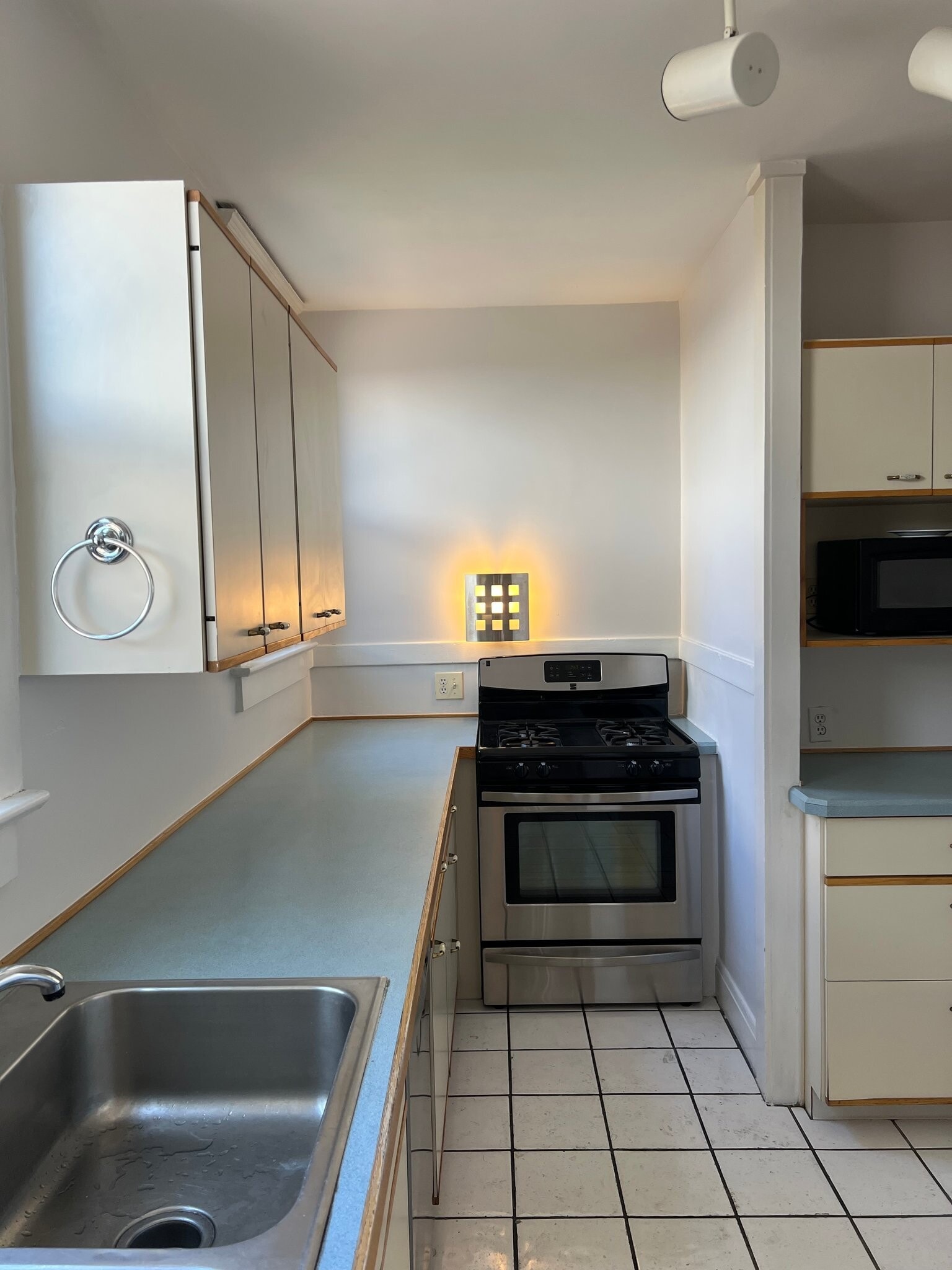 Building Photo - 821 Harrison St