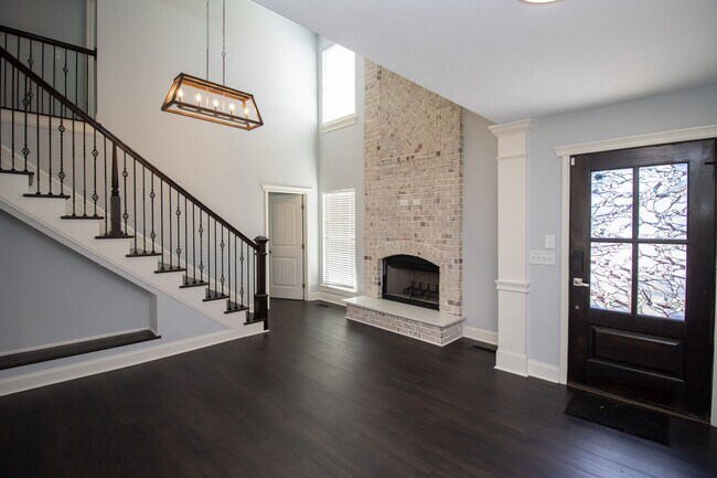 Building Photo - Charming 3-Bed, 3.5-Bath Home Near Augusta...