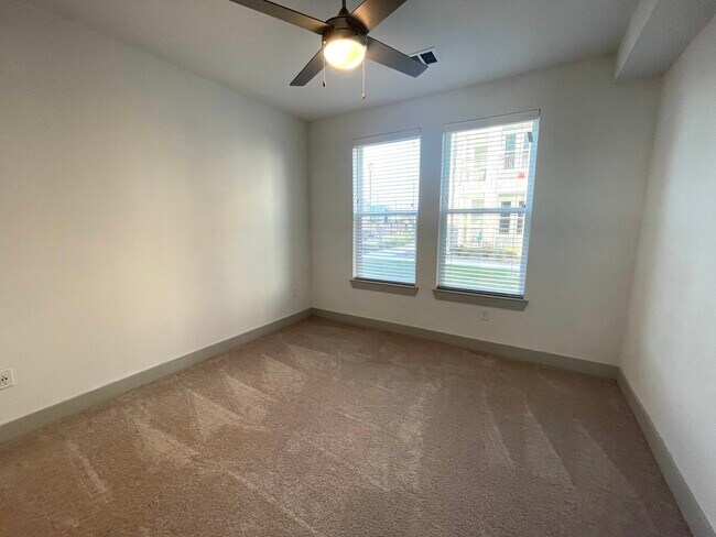 Building Photo - 4320 S Legacy Dr