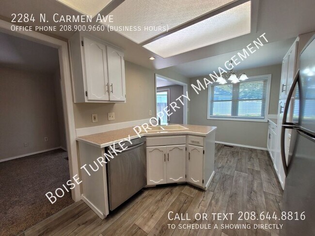 Building Photo - 2284 N Carmen Ave