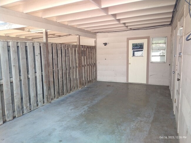 Building Photo - 359 Waxwood Ln