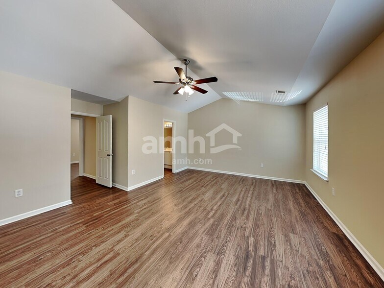 Building Photo - 10325 Turkey Point Dr