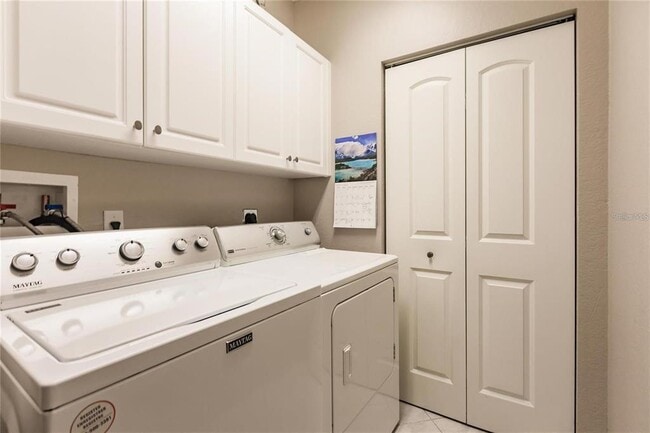 Building Photo - 323 Monaco Dr