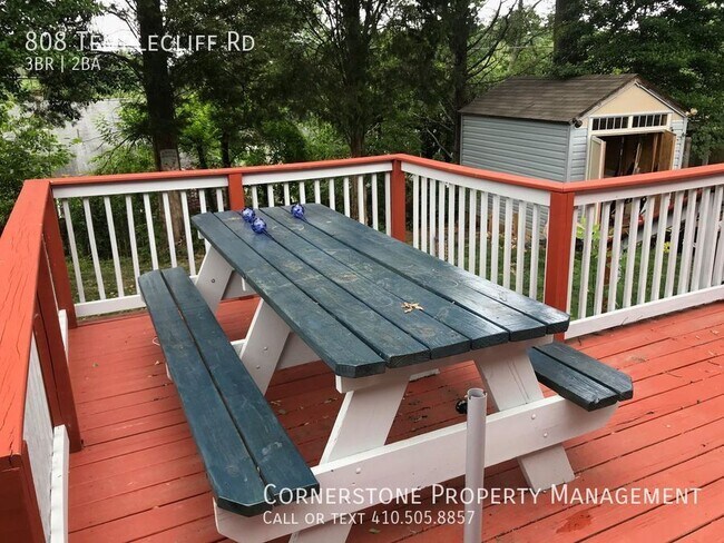 Building Photo - 808 Templecliff Rd