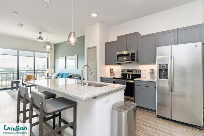 Building Photo - 302 13th St S