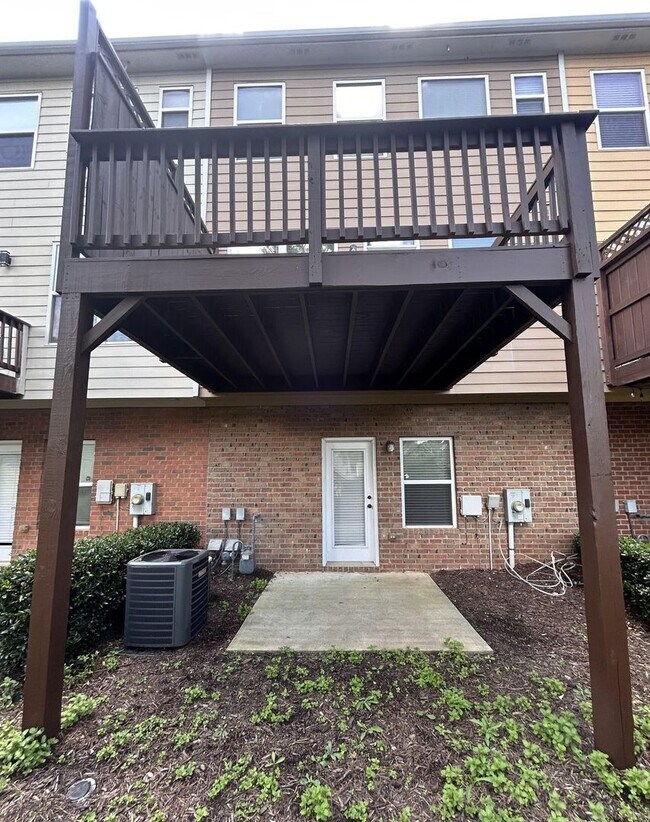 Building Photo - Beautifully Renovated 3-Bedroom, 2.5-Bath Townhome in the Heart of Alpharetta/Milton!