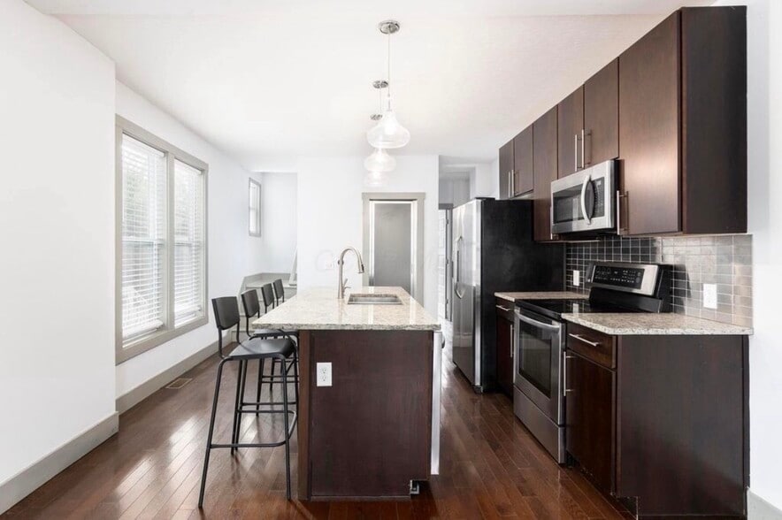 Building Photo - 2411 Indianola Ave