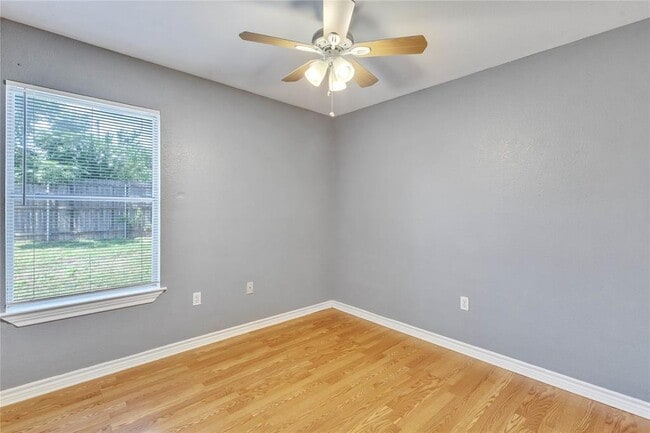 Building Photo - 1708 Lovingood Dr