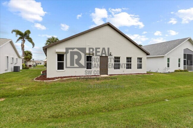 Building Photo - 3358 Sabal Springs Blvd