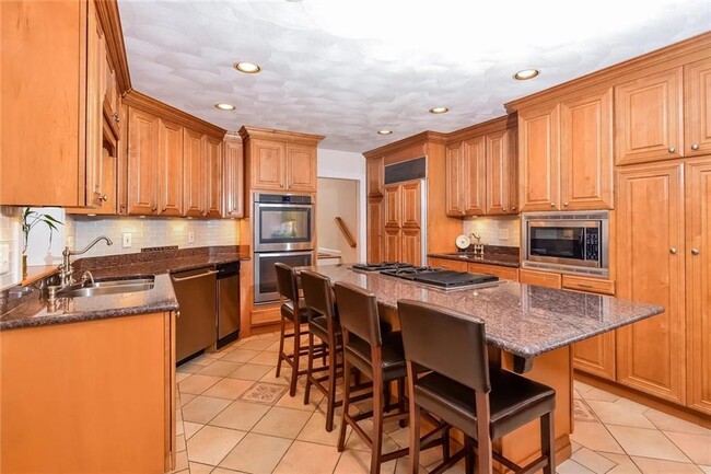Building Photo - 45 Captain Wightman Ln