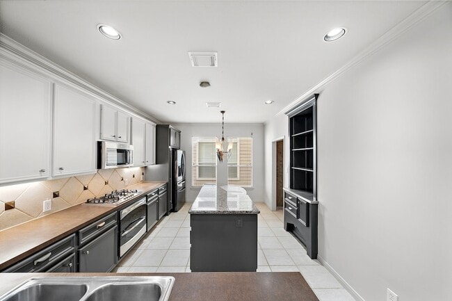 Building Photo - 1429 Oneil St